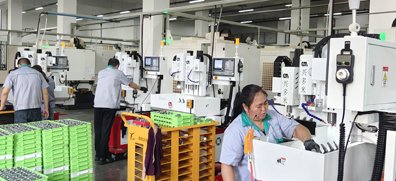 提高小孔自動鉆孔機使用壽命的方